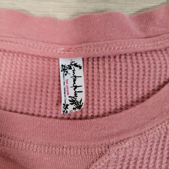 Free People Size XS Thermal Shirt Long Sleeve Oversized Boho Preppy Top Dolman - Picture 6 of 9